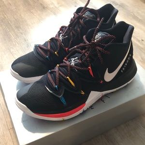 Nike Kyrie 5 ‘Friends’